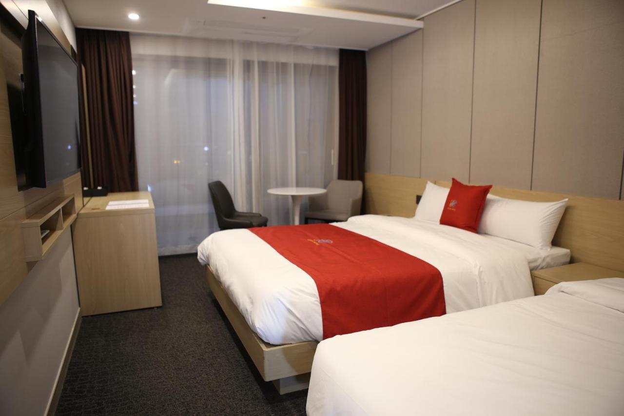 Chuncheon Eston Hotel מראה חיצוני תמונה