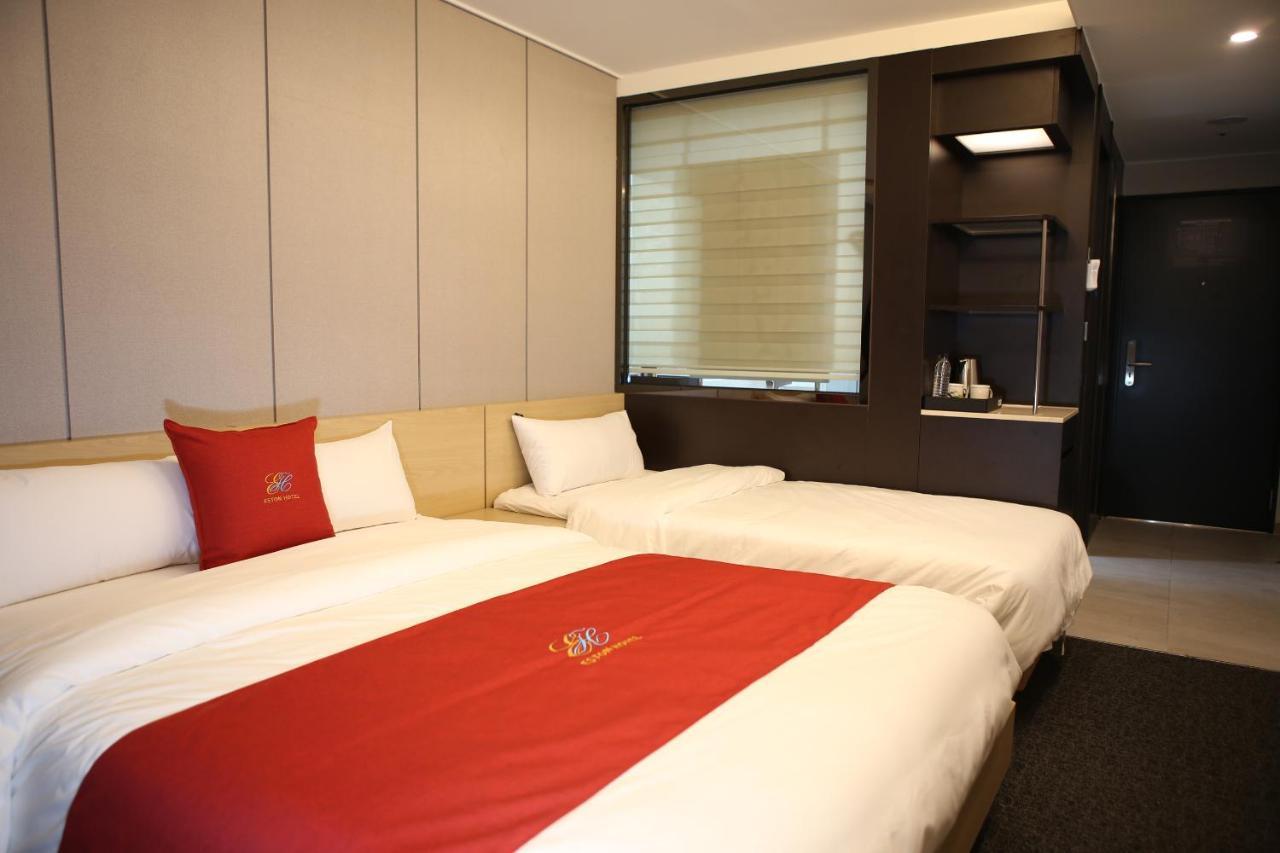 Chuncheon Eston Hotel מראה חיצוני תמונה