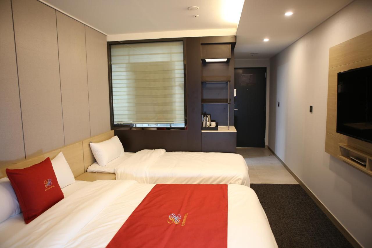 Chuncheon Eston Hotel מראה חיצוני תמונה