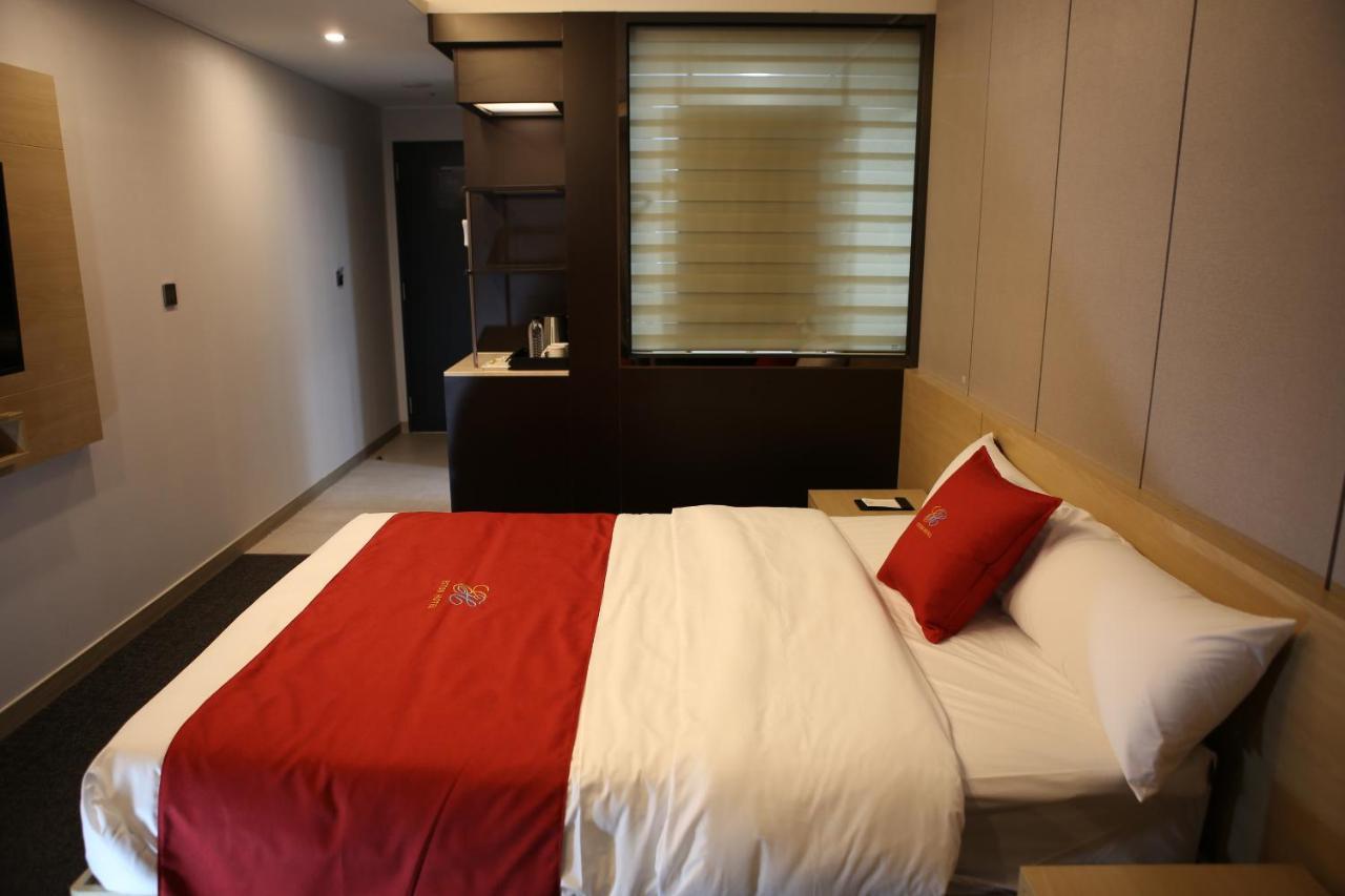 Chuncheon Eston Hotel מראה חיצוני תמונה