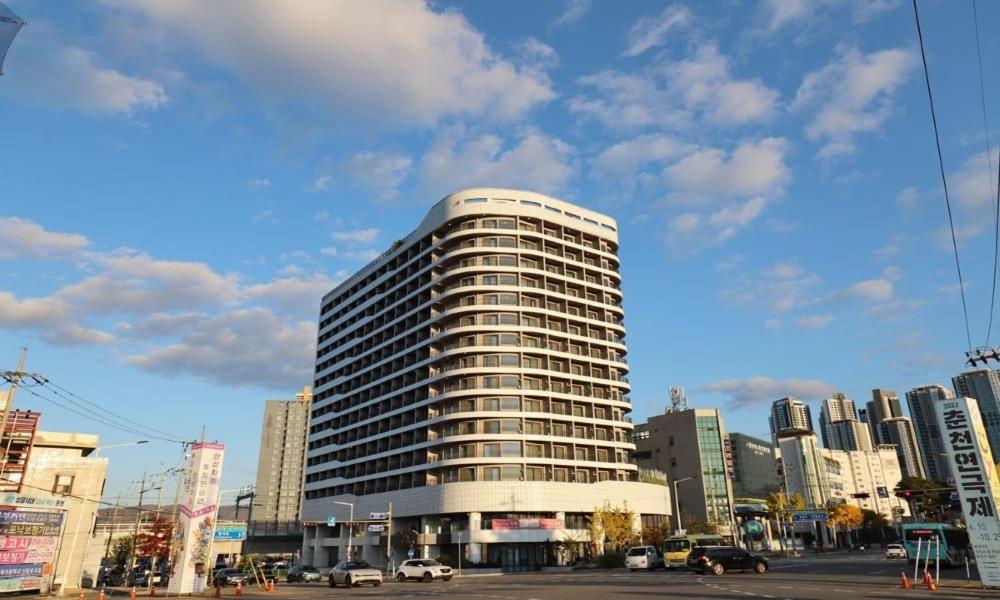 Chuncheon Eston Hotel מראה חיצוני תמונה