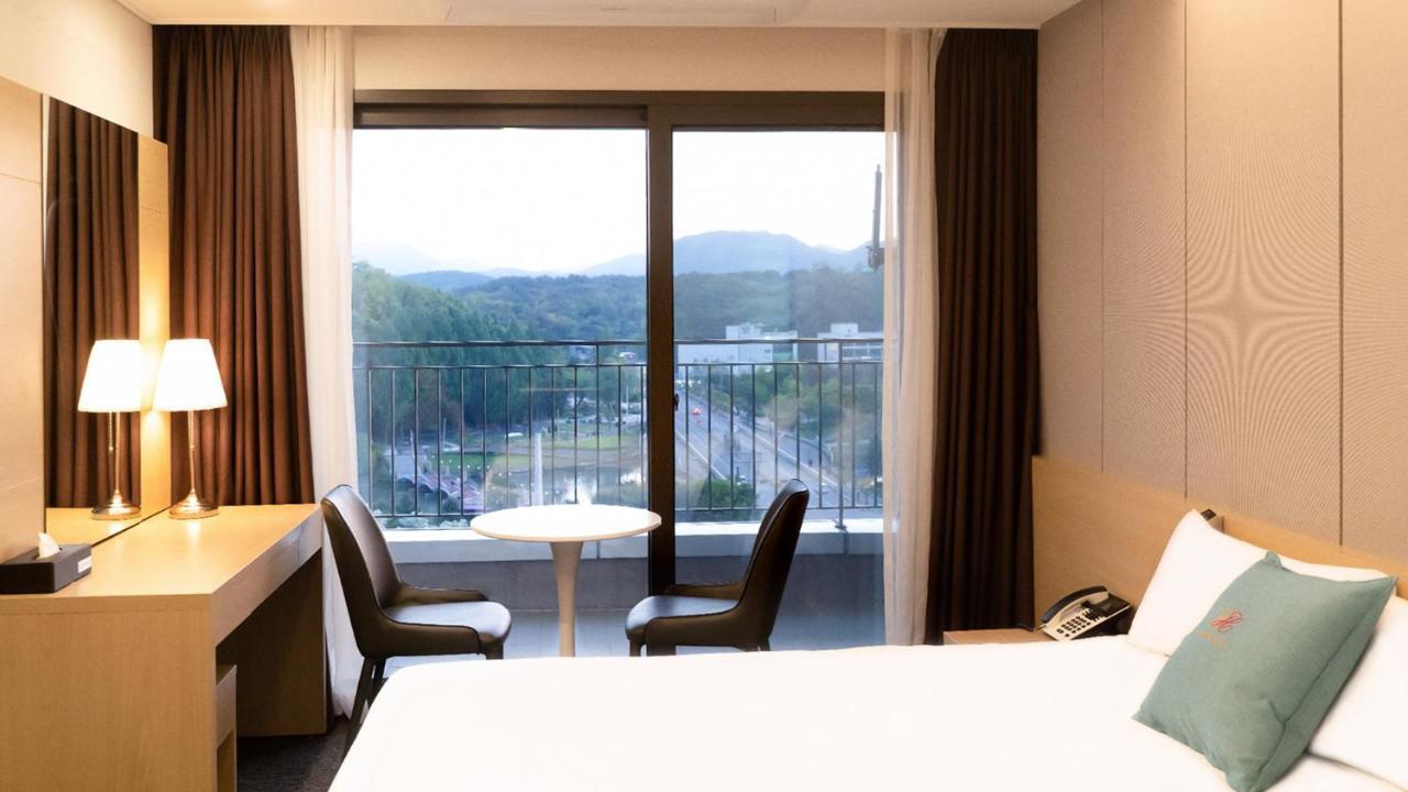 Chuncheon Eston Hotel מראה חיצוני תמונה