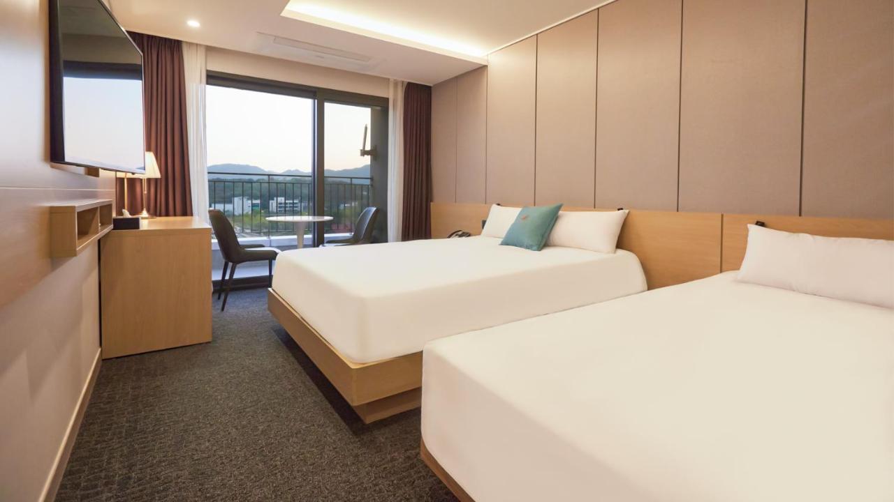 Chuncheon Eston Hotel מראה חיצוני תמונה