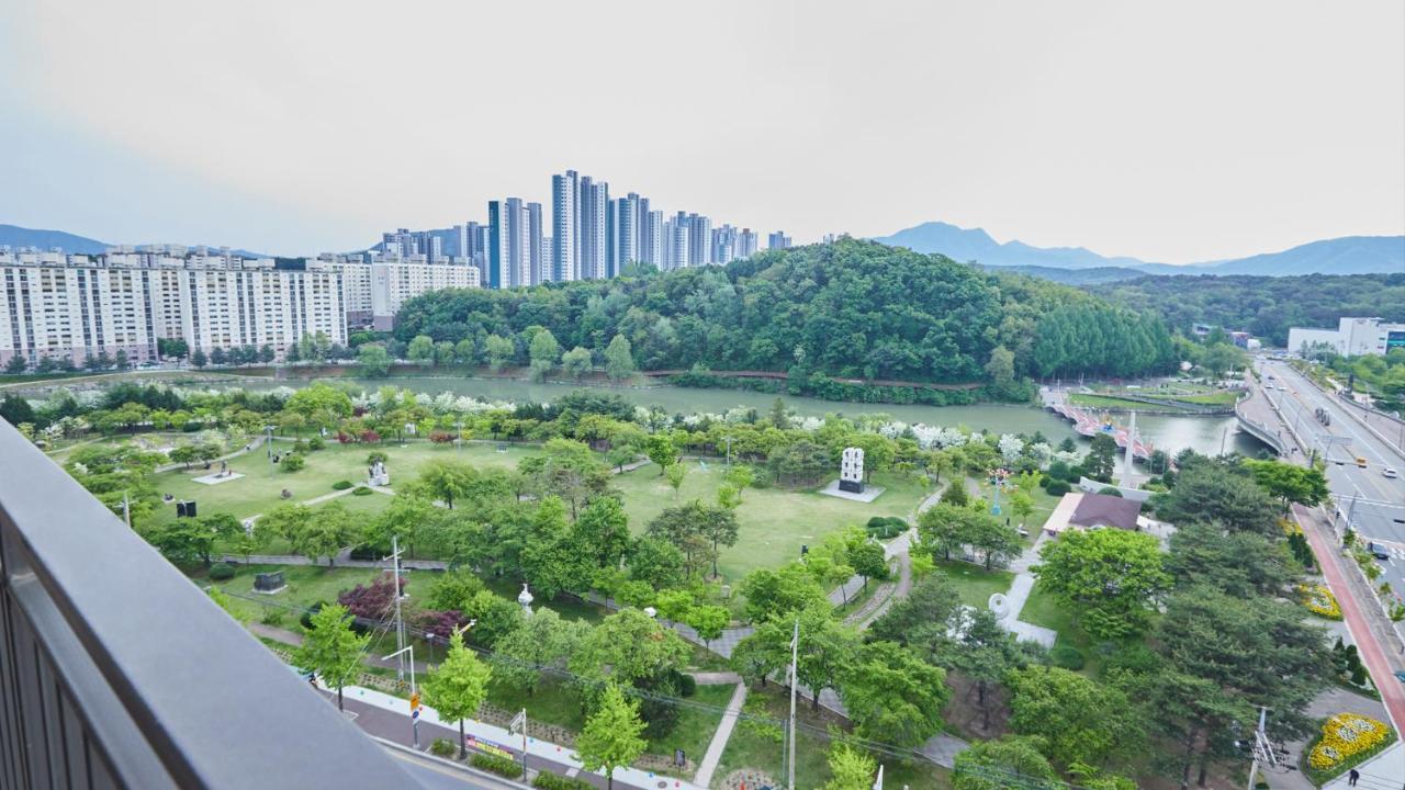 Chuncheon Eston Hotel מראה חיצוני תמונה