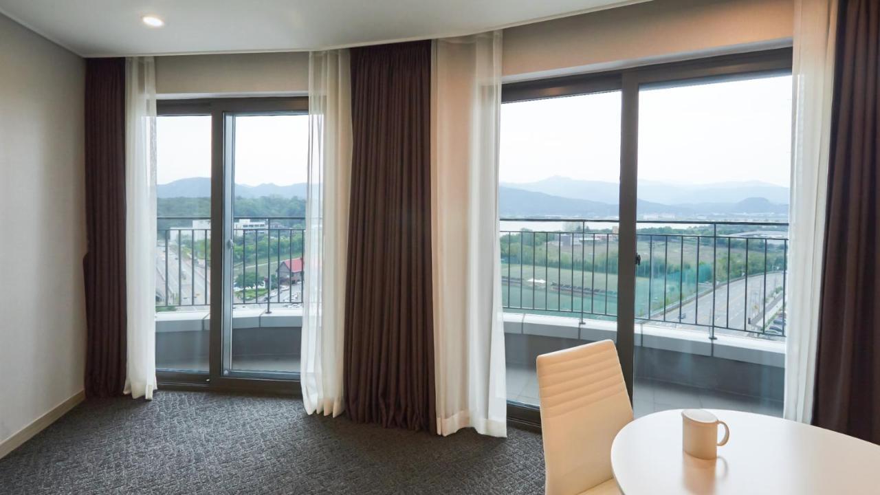 Chuncheon Eston Hotel מראה חיצוני תמונה