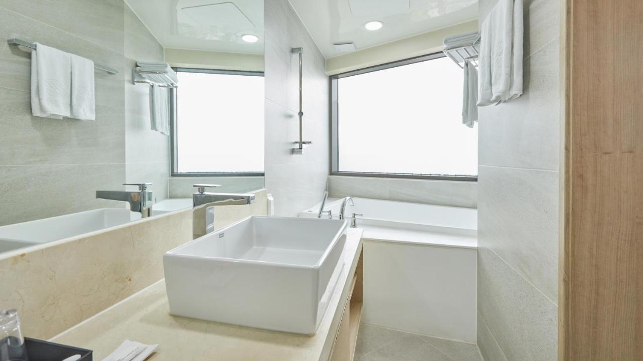 Chuncheon Eston Hotel מראה חיצוני תמונה
