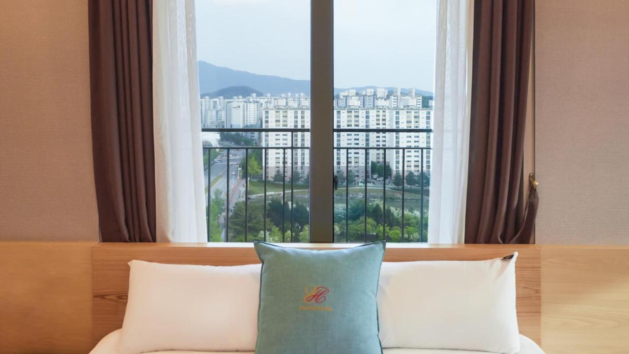 Chuncheon Eston Hotel מראה חיצוני תמונה